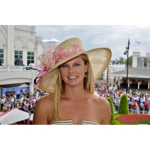 ❌❌SOLD❌❌🐎🐎 Pink and Cream Women's Hat - Picture 1 of 5